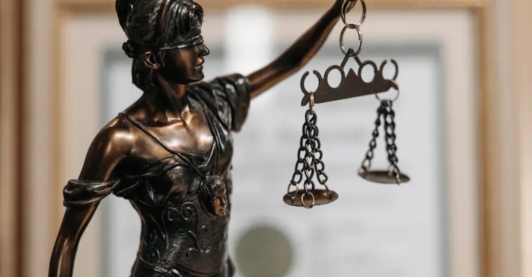 découvrez le statut juridique d'une entreprise ou d'une organisation, ses implications légales et comment il influence son fonctionnement.